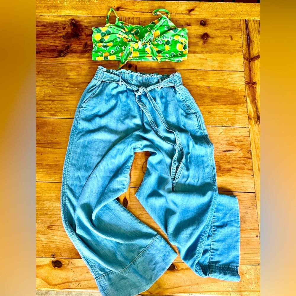 Bundle Aerie large green yellow crop top & XL workshop light‎ pull up tie jeans.